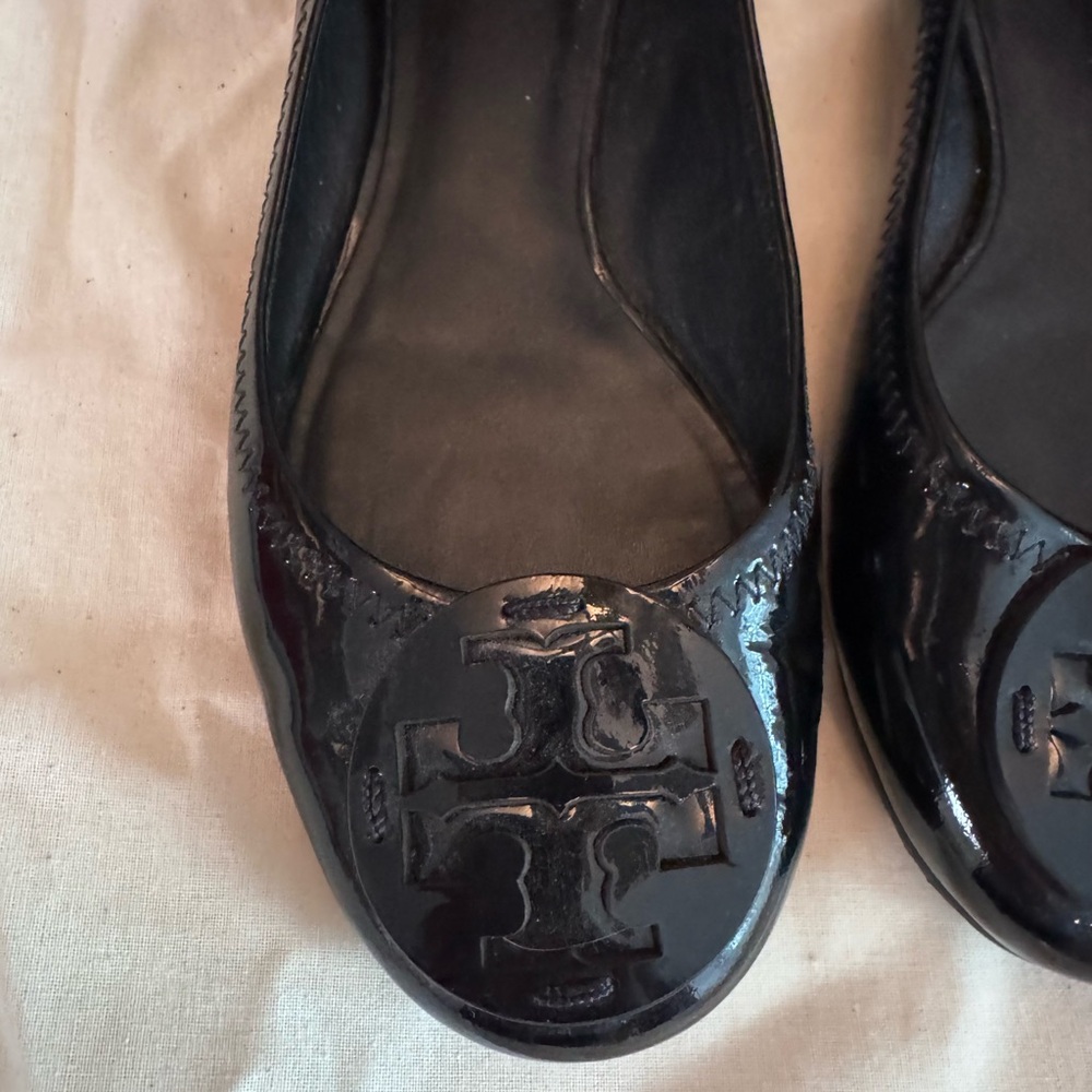 Black Patent Leather Tory Burch ballerina flats - Picture 5 of 7